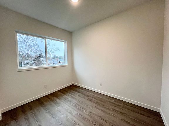 5th image of 232 NE 61st Ave #303
