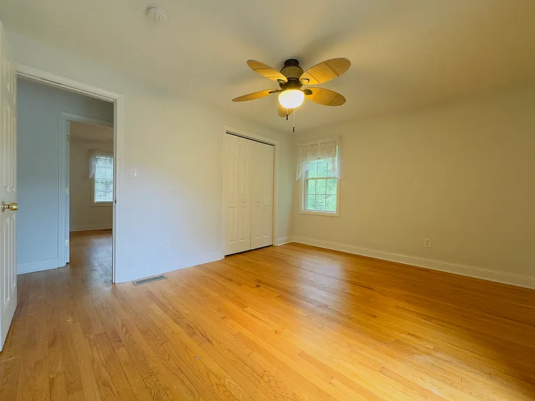 1158 Hartford Tpke #1 — Photo 17