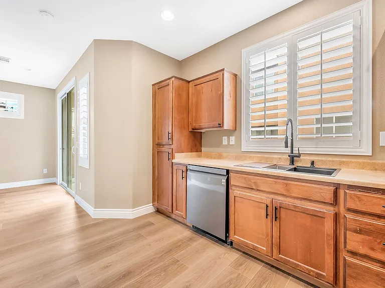 7616 Perla Del Mar Ave — Photo 8