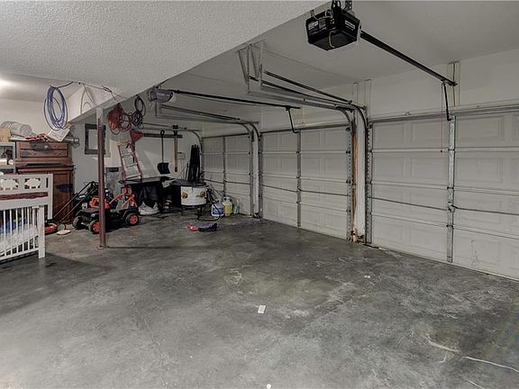 4th image of 5624 N Ames Ave