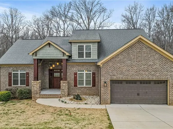 919 Maxine St, Kernersville, NC 27284