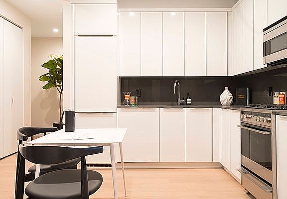 4th image of 180 Water St APT 1917