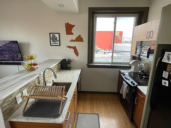 4th image of 3122 W Clay St APT 14