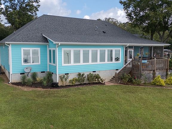 3rd image of 121 Wonderland Dr