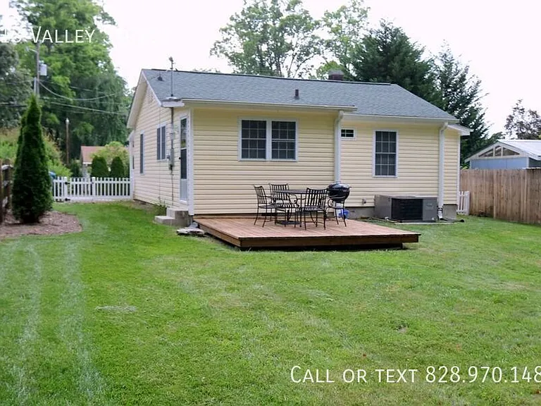 313 Valley St — Photo 2