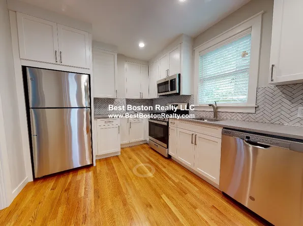 568 Green St, Cambridge, MA