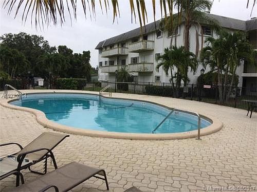 5th image of 15221 NE 6th Ave APT A305