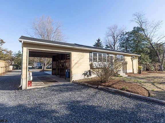 4th image of 30 S Old Tuckahoe Rd