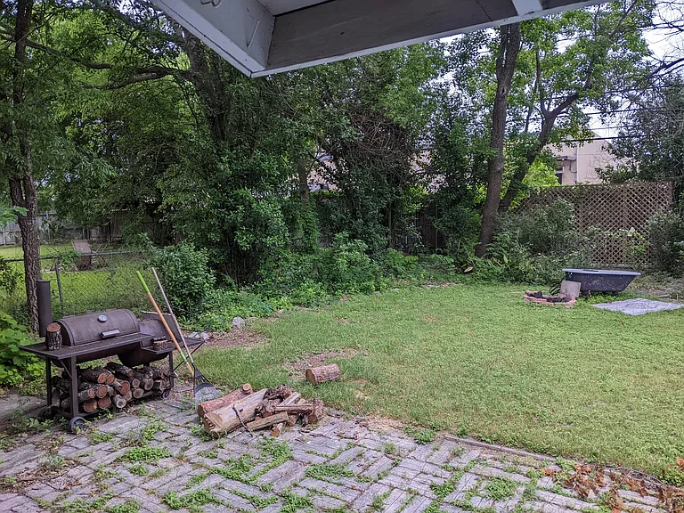 1406 Glenwood Dr — Photo 3