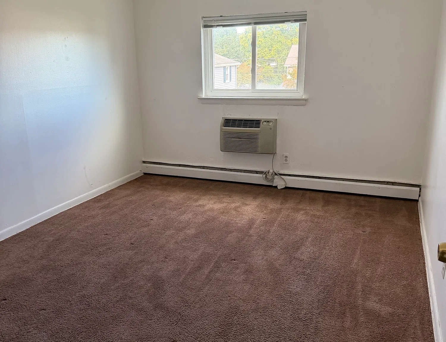 229 W Pennsylvania Ave — Photo 3
