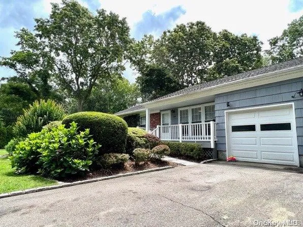 101 Fox Run Lane, Riverhead, NY 11901