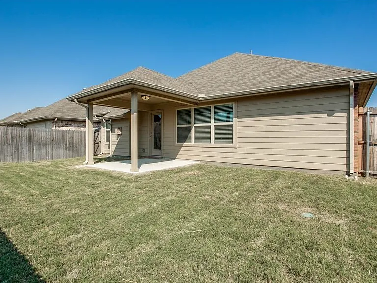1120 Villa Paloma Blvd — Photo 23