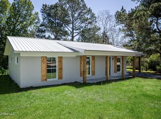 807 Boling St NE, Magee, MS 39111