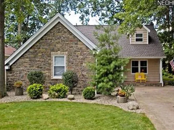 24321 Knickerbocker Rd, Bay Village, OH 44140