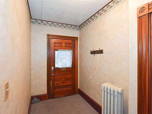 3rd image of 25 Hayward St Floor 1