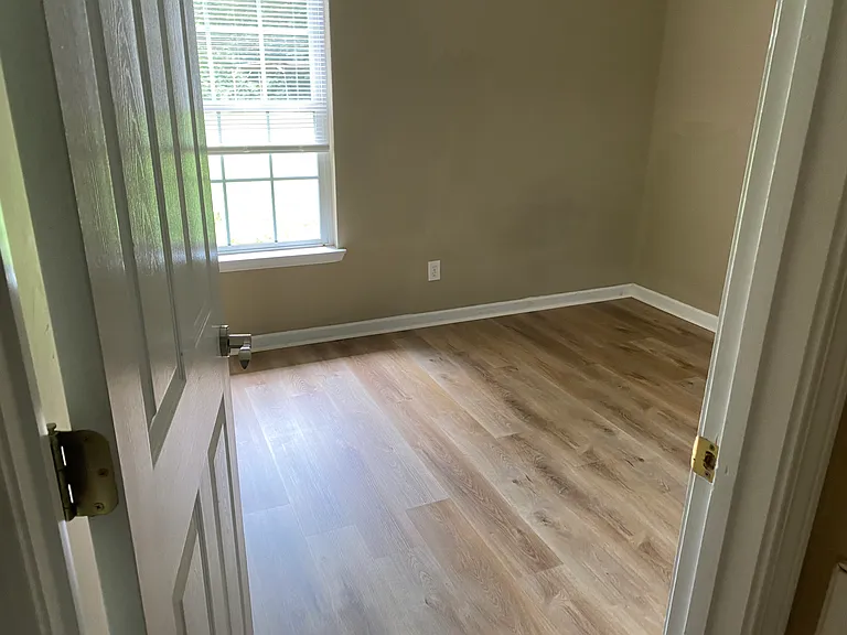 1070 Lee Road 20 — Photo 11