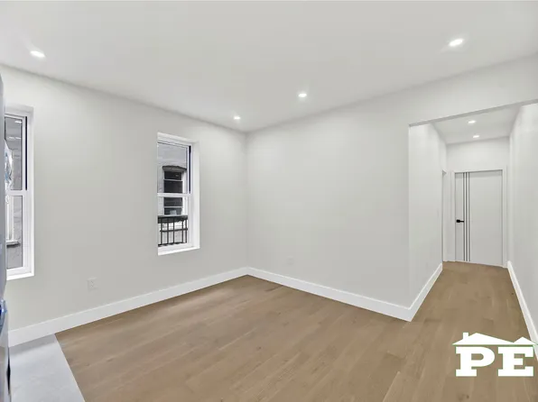 1715 Voorhies Avenue image 14 of 35