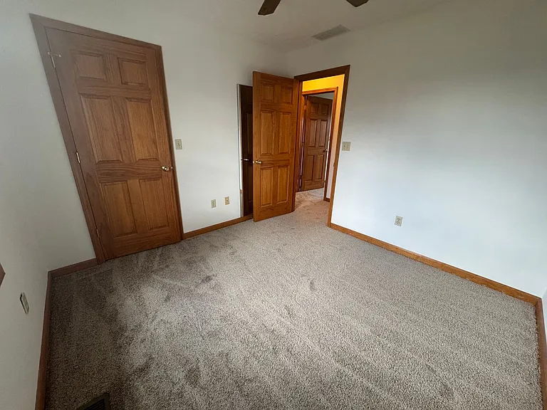 2047 Parkside Dr — Photo 21