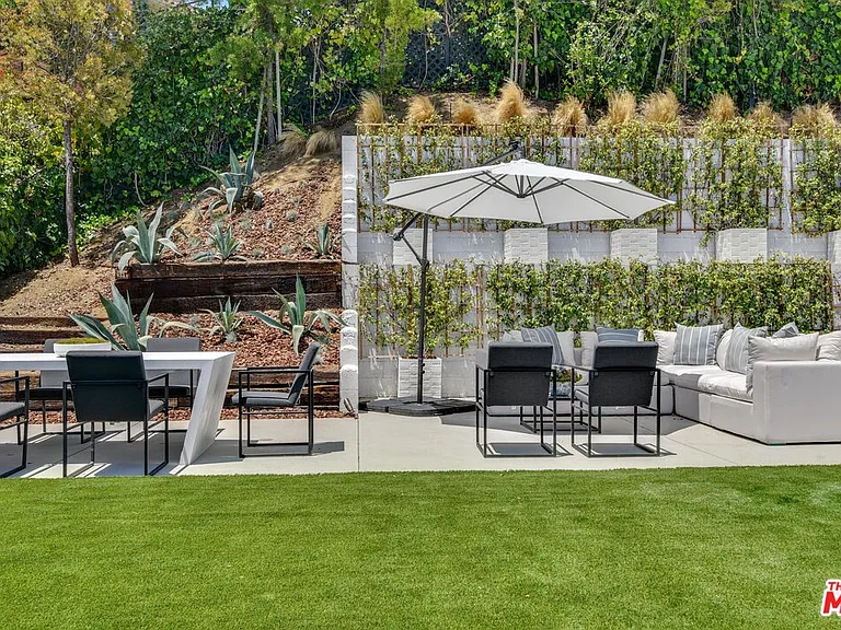 8908 Alto Cedro Dr — Photo 37