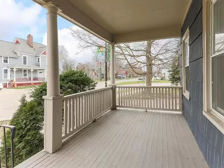 407 Washtenaw Ave — Photo 2