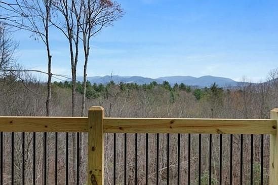 4th image of 748 Flat Branch Rd