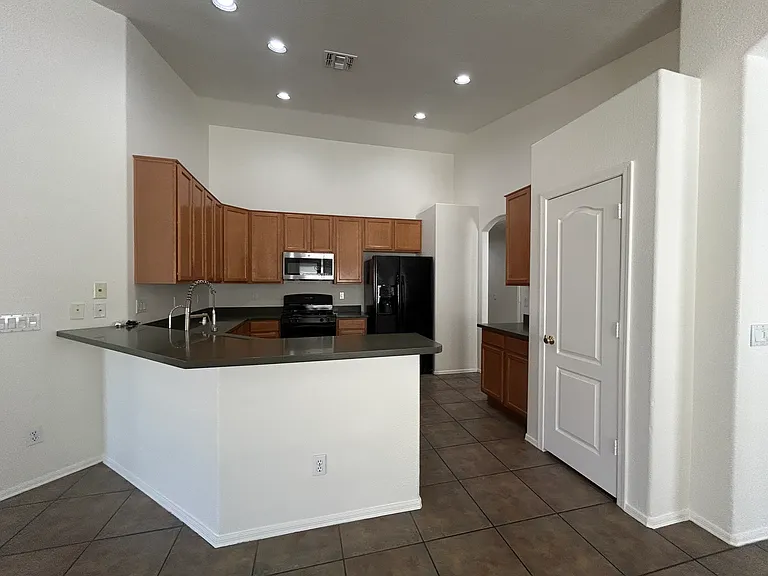 3861 E Redfield Ct — Photo 11
