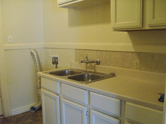 5th image of 2027 W Kings Hwy APT 1