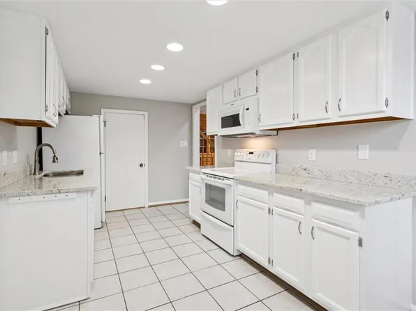 149 Seekright Dr, Yorktown, VA 23693
