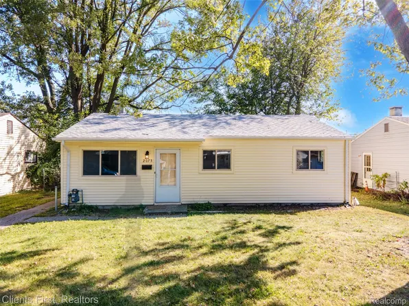2075 Alanson St, Westland, MI 48186