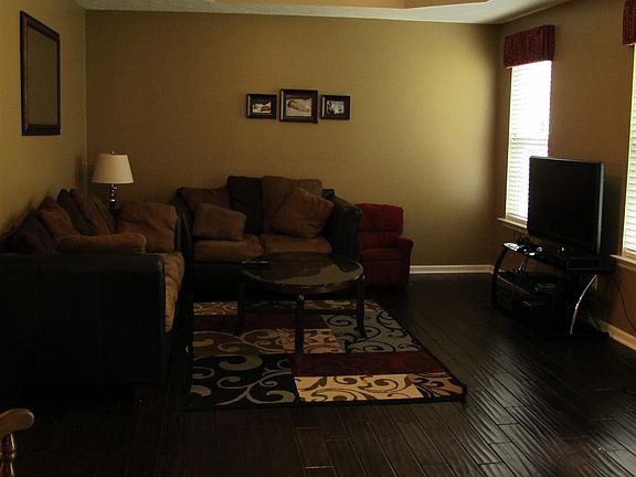 5th image of 1739 Ohio Ct