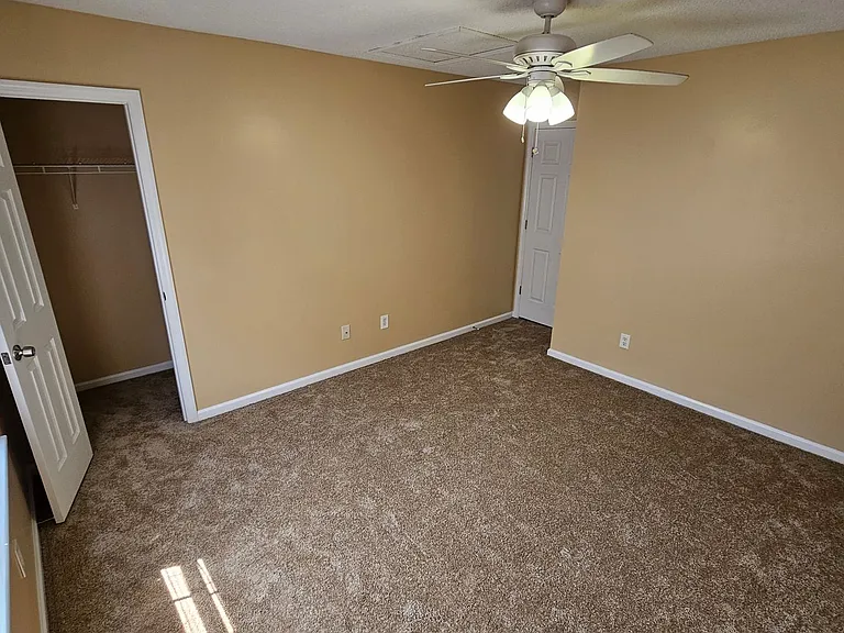 573 Corbin St — Photo 13