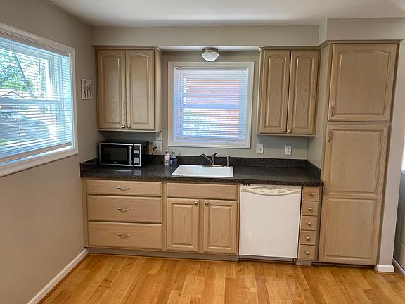 3rd image of 4671 McKinley St