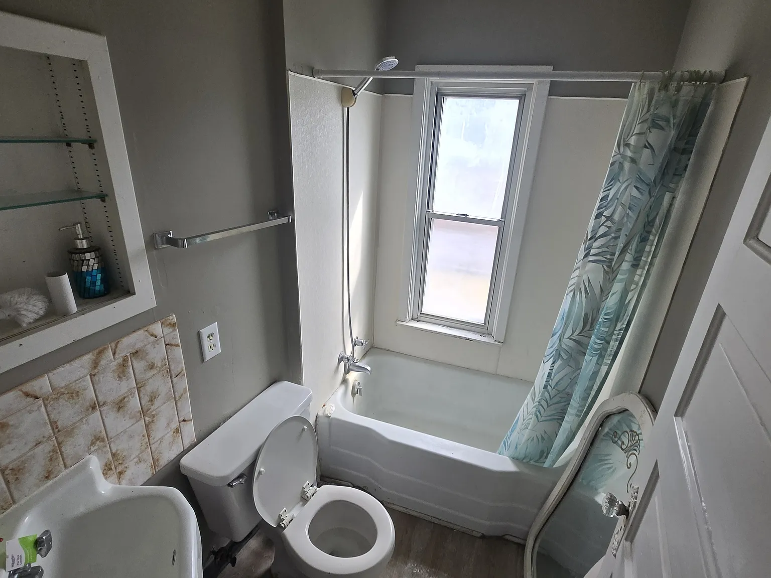 3 bed, 1050 sqft, $1,150 — Photo 4