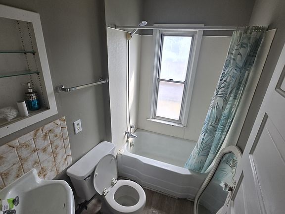 3rd image of 1640 N 29th St #2