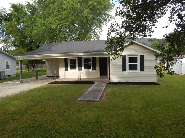 623 Walnut St, Waynesboro, TN 38485