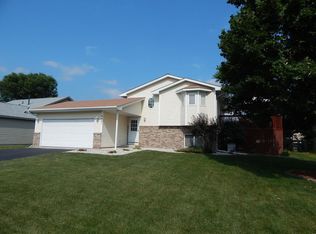 9441 Hallmark Ave S, Cottage Grove, MN 55016