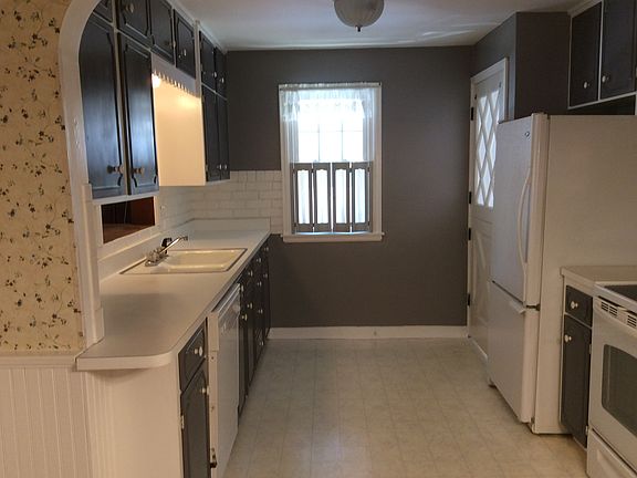 GALLEY KITCHEN -11x10