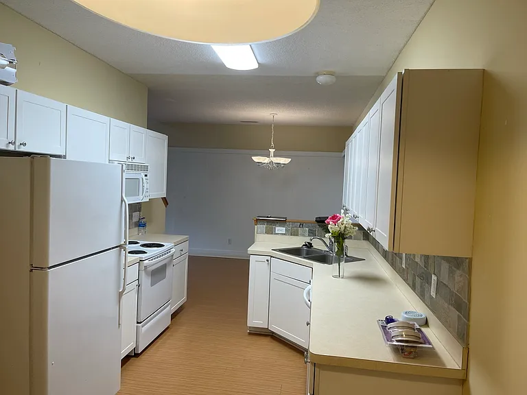 1725 Countryside Dr — Photo 9