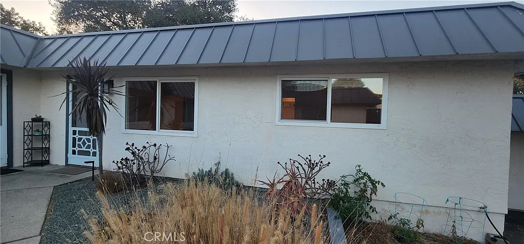 8 bed, 3509 sqft, $2,800 — Photo 1