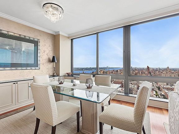 3rd image of 111 W 67th St APT 41E