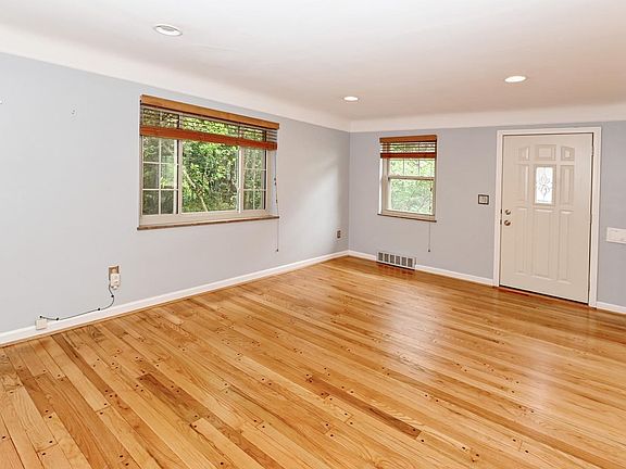 5th image of 3222 Griest Ave