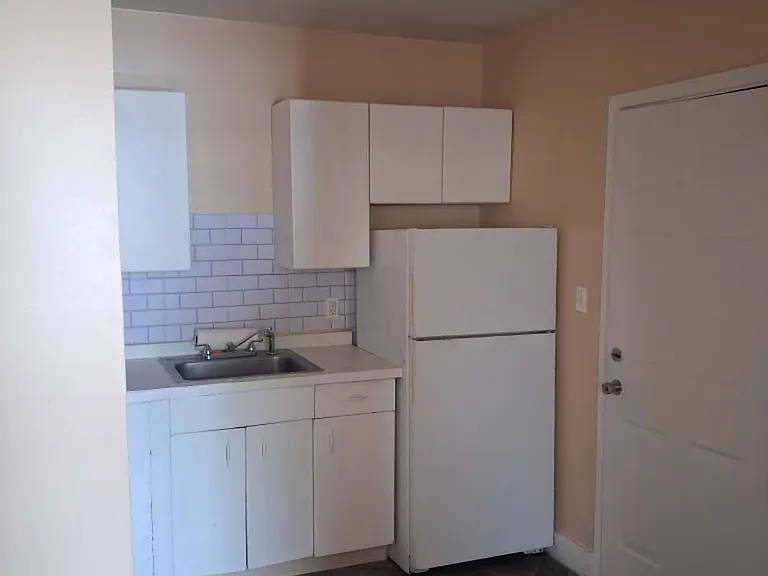 1602 Howard Ave #1 — Photo 6