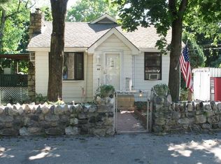 68 Argyle St, Lake Peekskill, NY 10537