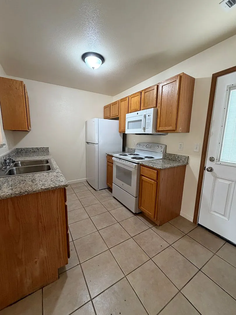 1416-1418 Greensboro Dr. — Photo 3