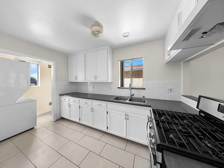 10225 Fernglen Ave #1/2 — Photo 14