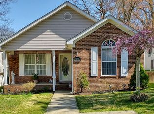 826 Sanders Ave, Paducah, KY 42001