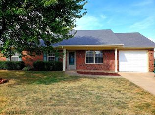 507 Old Creek Ln, Jeffersonville, IN 47130