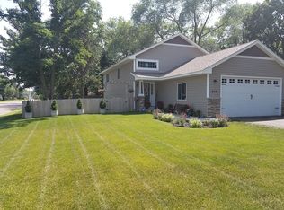 658 Cross St, Anoka, MN 55303