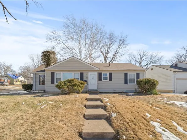 7301 Tracy Ave, Kansas City, MO 64131