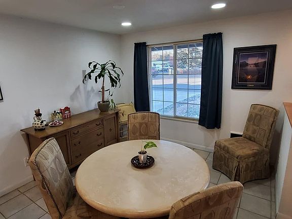 5th image of 170 NE Mariposa Ave